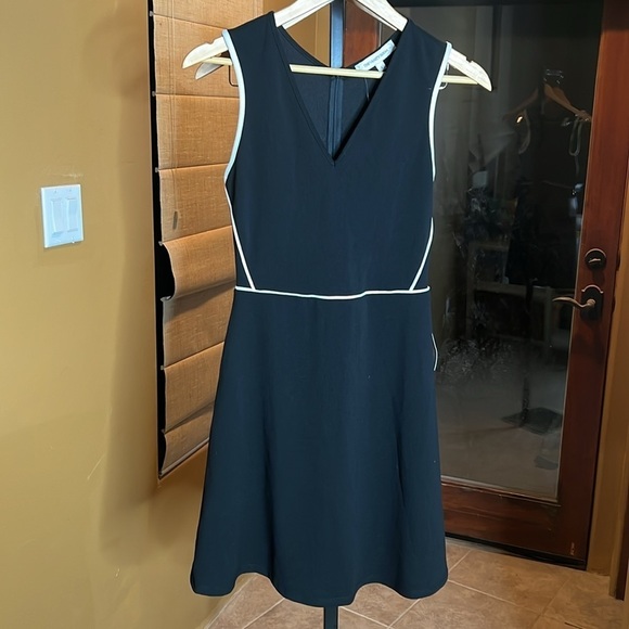 THE VANITY ROOM Sleeveless V Neck Fit & Flare Black Dress Size Small - Picture 2 of 9